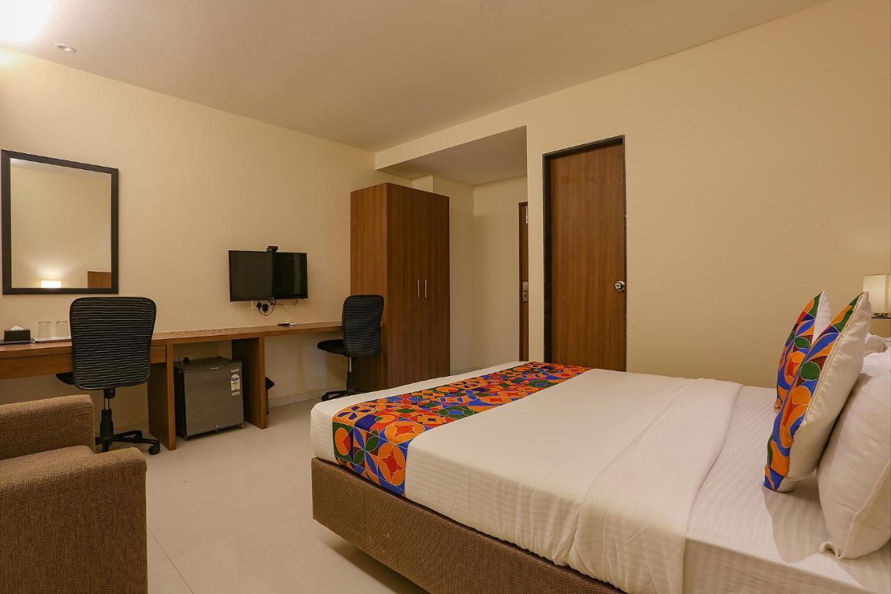 Fabhotel Royal International Mumbai Exteriör bild