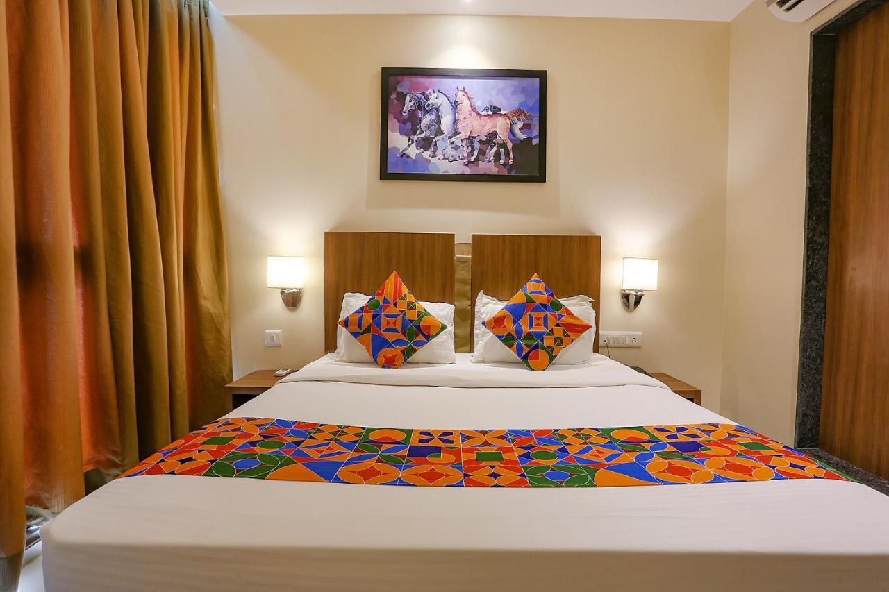 Fabhotel Royal International Mumbai Exteriör bild