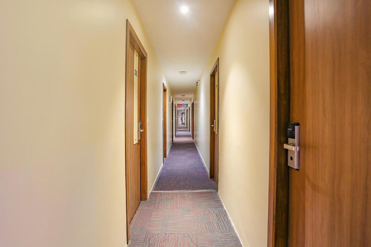 Fabhotel Royal International Mumbai Exteriör bild