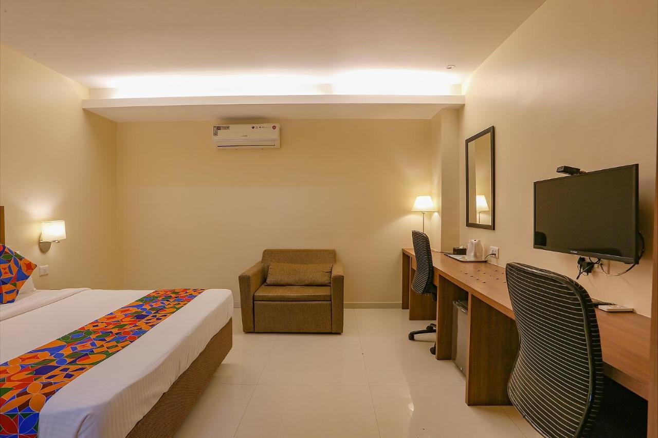 Fabhotel Royal International Mumbai Exteriör bild
