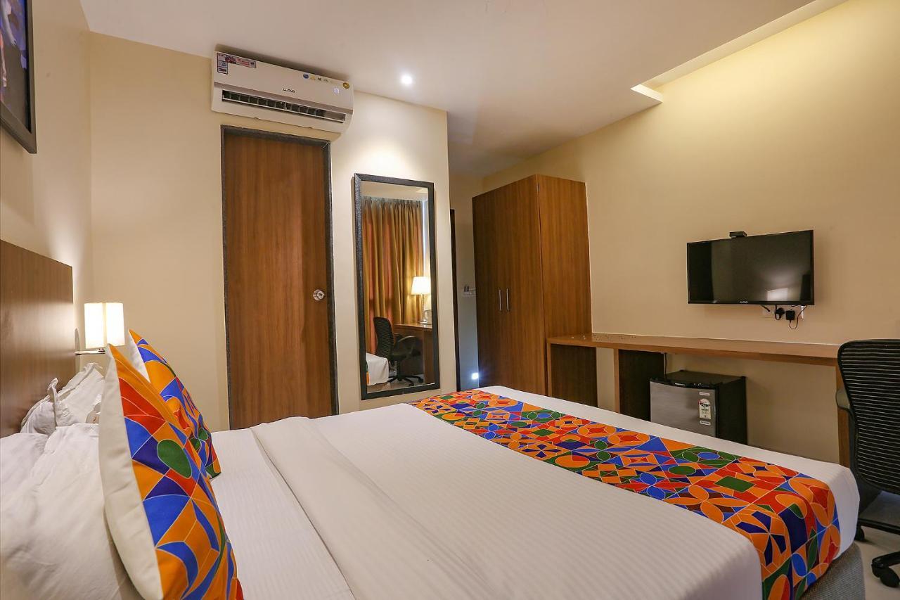 Fabhotel Royal International Mumbai Exteriör bild