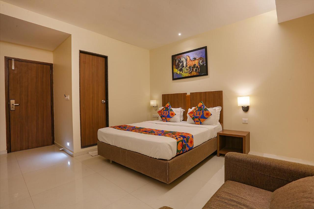 Fabhotel Royal International Mumbai Exteriör bild