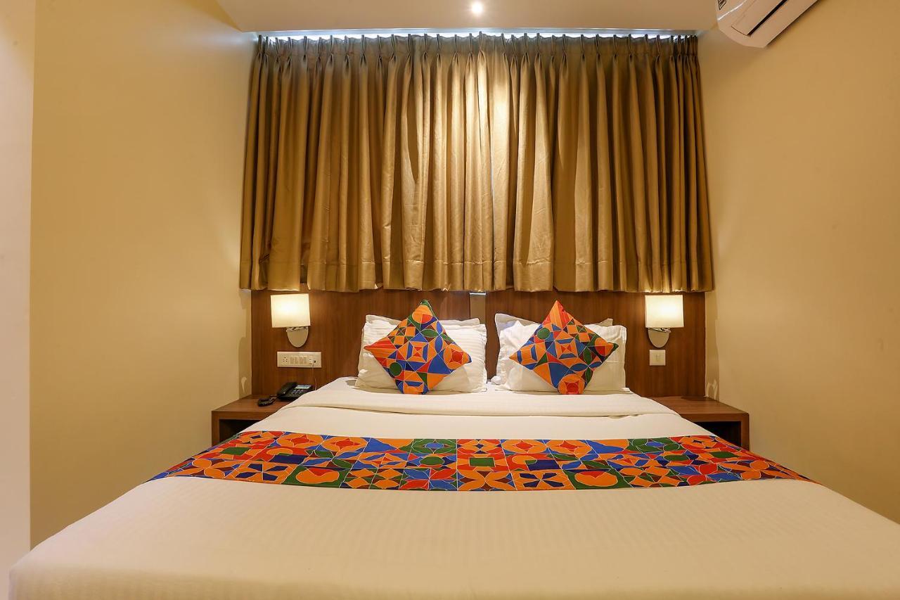 Fabhotel Royal International Mumbai Exteriör bild